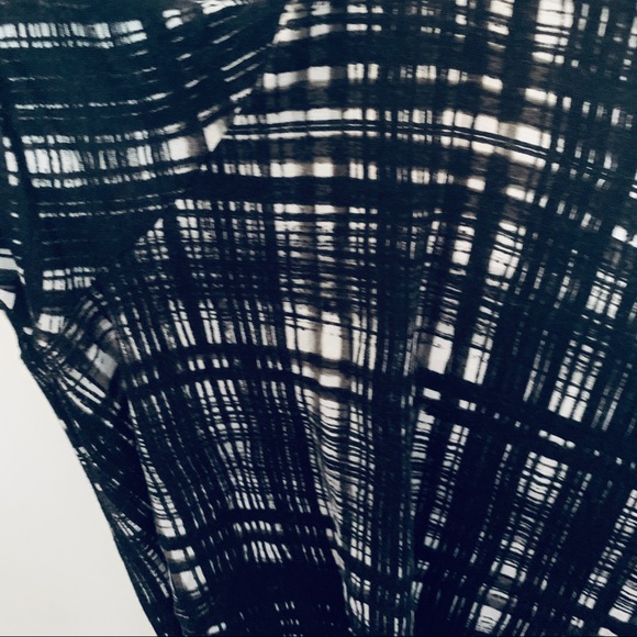 Wilfred Free Plaid Side Split tee black and white - Picture 3 of 5